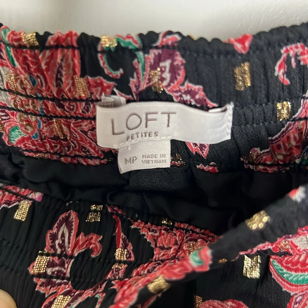 LOFT Floral Black and Gold Skirt Size Petite Medium